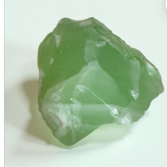 Green calcite crystal Calming and renewal - Picture 1 of 9